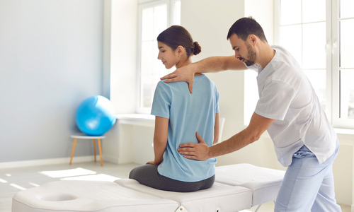 Professional spine alignment session