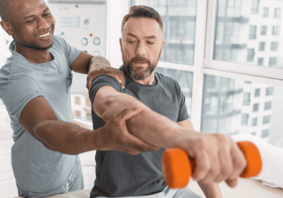 Man lifting weights with guidance